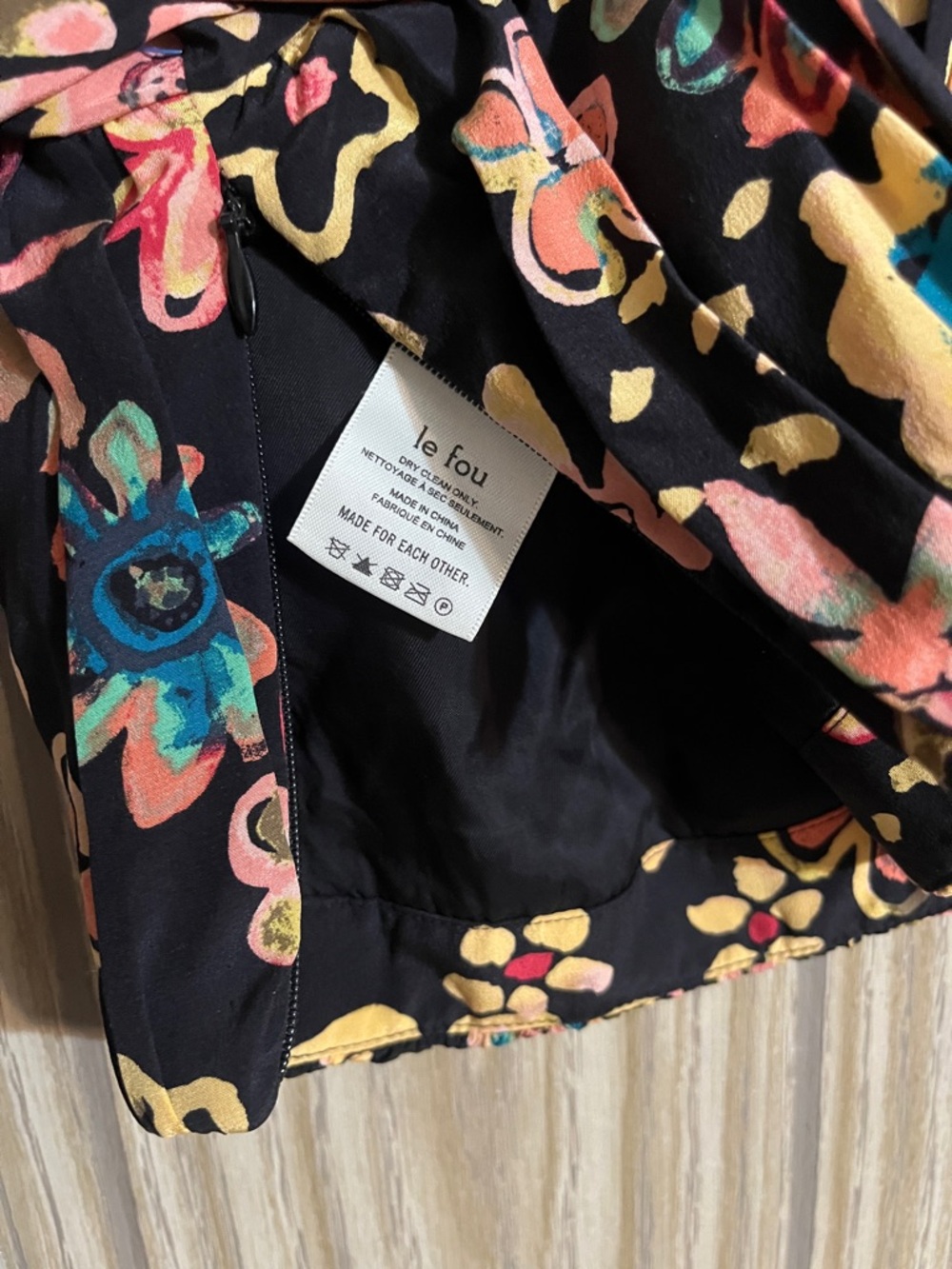 Wilfred Silk Square-Neck Puff Sleeve Floral Crop Top - Black Multi - Picture 6 of 7